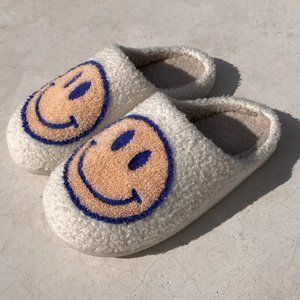 Happy Home Slippers Adorable Smiley Face 😊